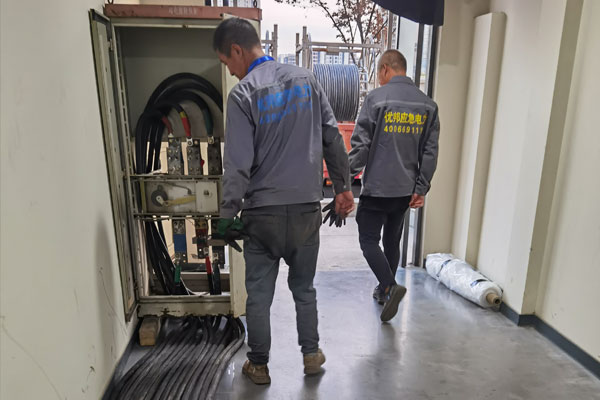 木里柴油发电机组的输出电压调节方式对设备性能有哪些影响？