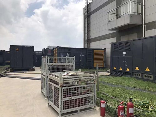 木里除了定期检查，还有哪些方法可以及时发现接触式转速表探头的磨损？