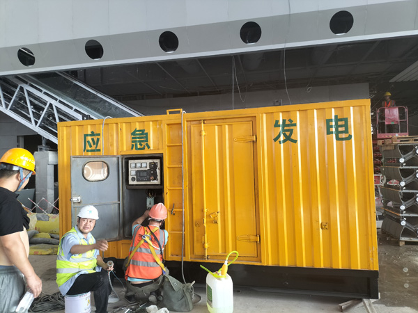 木里怎样判断空气滤清器是否需要更换？