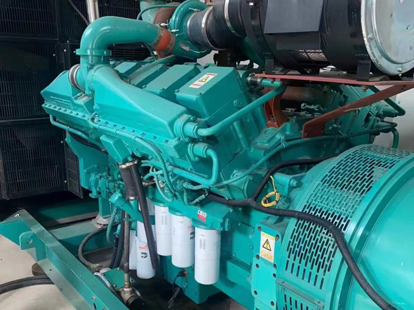 木里更换100kW柴油发电机组机油时，需要注意哪些事项？